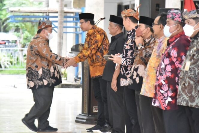 
					Bupati Sidoarjo Lantik Ratusan Pejabat Eselon II, III, dan IV, Bachruni Jabat Kepala Dinas PU CKTR 
