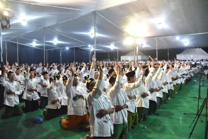 
					Ribuan Penerbang Ishari Sidoarjo Peringati Hari Jadi Kabupaten Sidoarjo Ke 164 Tahun 2023