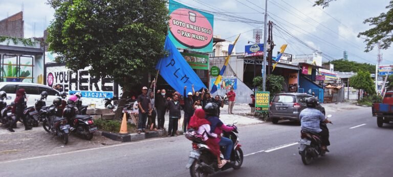 Jum'at Berkah, PLM Berbagi Dengan Sesama
