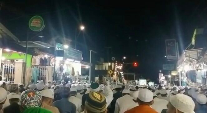 
					Masya Allah Haulan Abah Guru Sekumpul Ke-18 Dihadiri Puluhan Ribu Jama'ah 