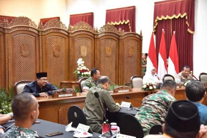 
					ASN Kabupaten Sidoarjo Sediakan 165.959 Nasi Bungkus Gratis Bagi Tamu Harlah 1 Abad NU 