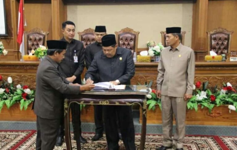 DPRD Muaro Jambi Gelar Rapat Keputusan dan Pendapat Akhir Fraksi Tentang Pengelolaan Keuangan Daerah
