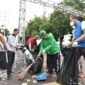 Bupati Sidoarjo Kerahkan ASN Kerja Bakti Bersihkan Sampah Pasca Resepsi Puncak Harlah 1 Abad NU
