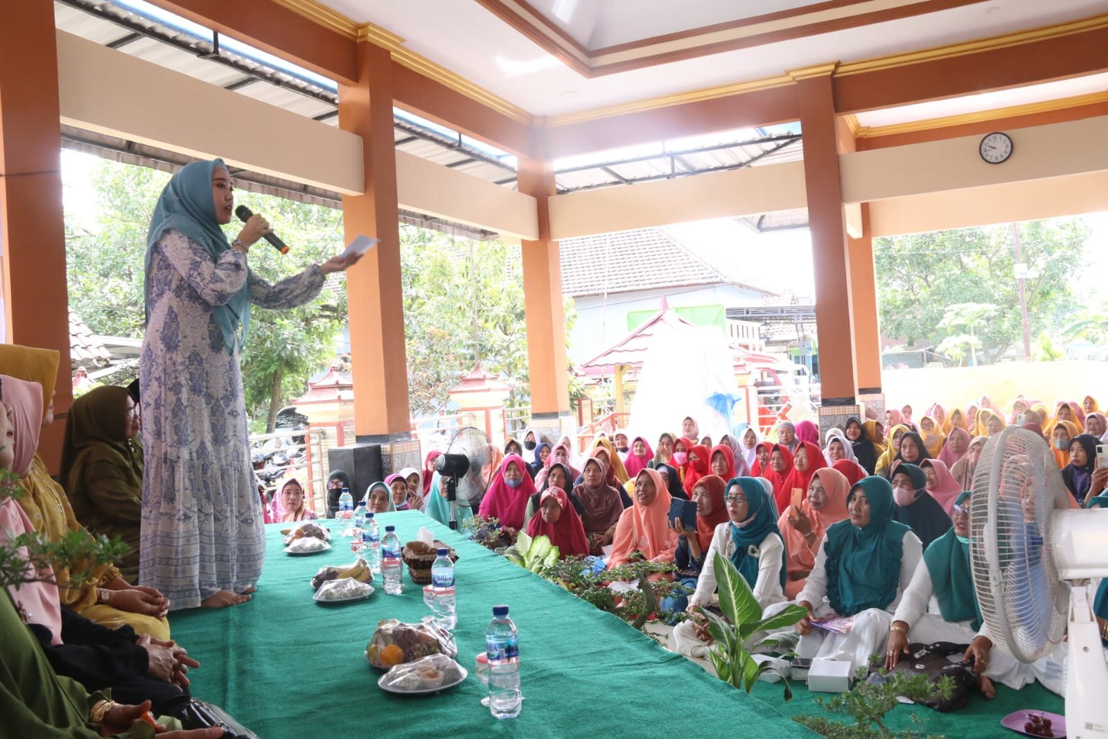 Ning Sasha Hadiri Pengajian Rutin PKK Desa Waung