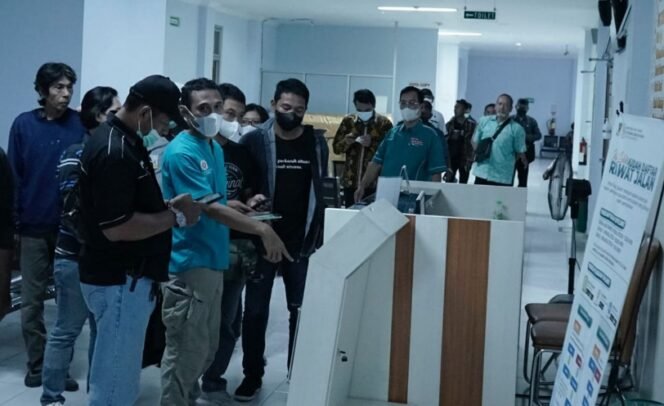 
					Dibalik Ngopi Bareng Media-Ning Ita & Dirut RSUD, Inilah 
Pelayanan Baru RS Kebanggan Warga Kota Mojokerto 