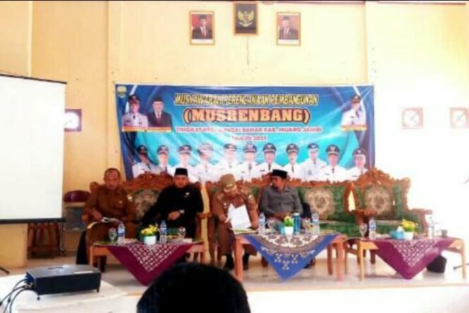 
					Ketua DPRD Muaro jambi beserta anggota hadiri Musrembang kecamatan Bahar.