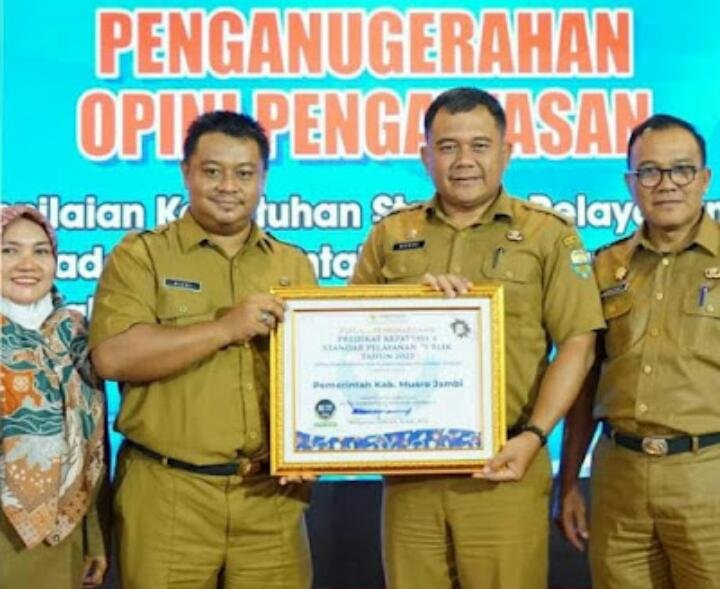 Pemkab Muaro Jambi Terima Penghargaan Predikat Kepatuhan Standar dari Ombudsman RI