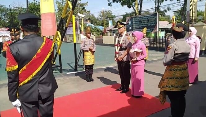 
					Sertijab Kapolres Tapin, Ernesto Saiser Ke Sugeng Priyanto
