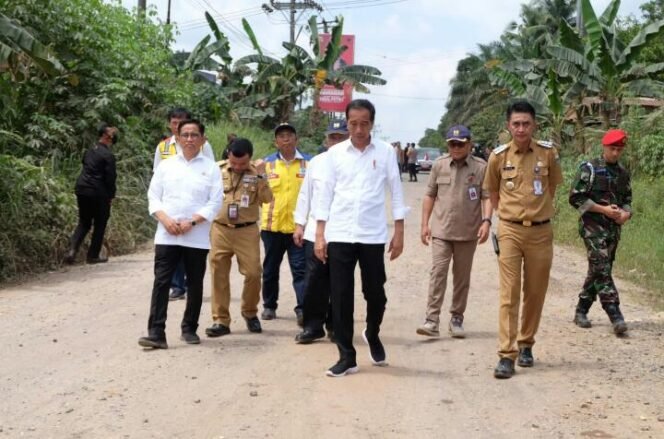 
					PJ.Bupati Muaro Jambi Ajukan Dana Inpres Ke Presiden Jokowi Guna Perbaikan Jalan Rusak