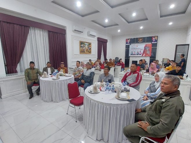 Wow Seru, Polresta Jambi Nobar Wayang Kulit Dalam Rangka Hari Bhayangkara Ke-77