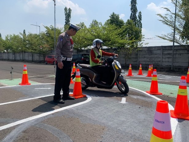 Ubah Lintasan Praktik, Kasat Lantas : Bantu Permudah Masyarakat dapatkan SIM