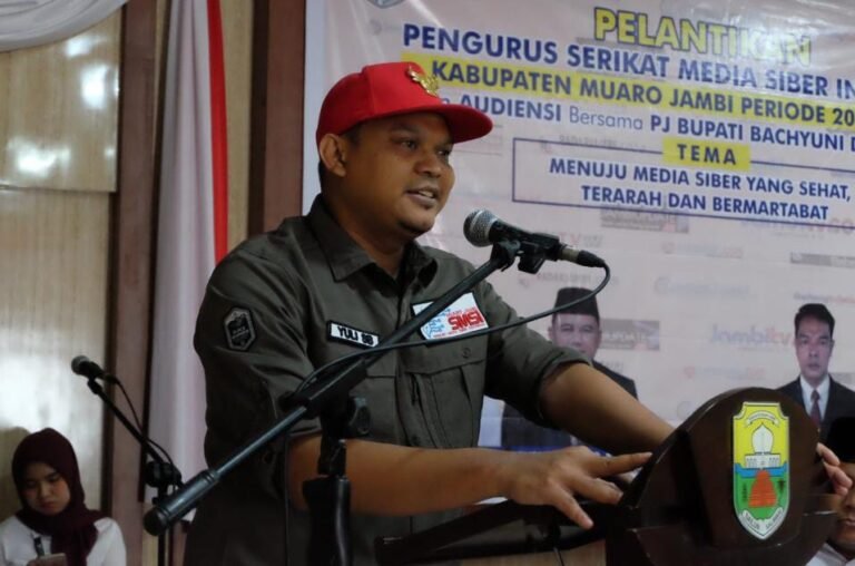 Ketua DPRD MUARO JAMBI Menghadiri Pelantikan Pengurus SMSI Muaro Jambi