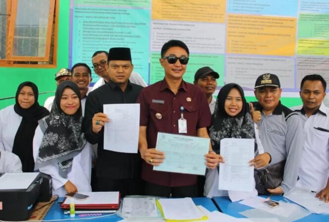 
					Ketua DPRD Muaro Jambi Apresiasi Program Jebol Disdukcapil