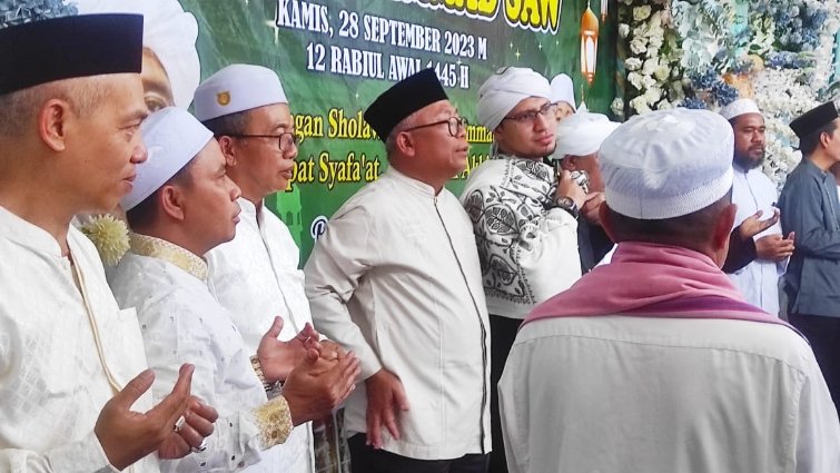 Prosesi Beayun Maulid Di Banua Halat Meriah Dan Masjid Wangi Sekali