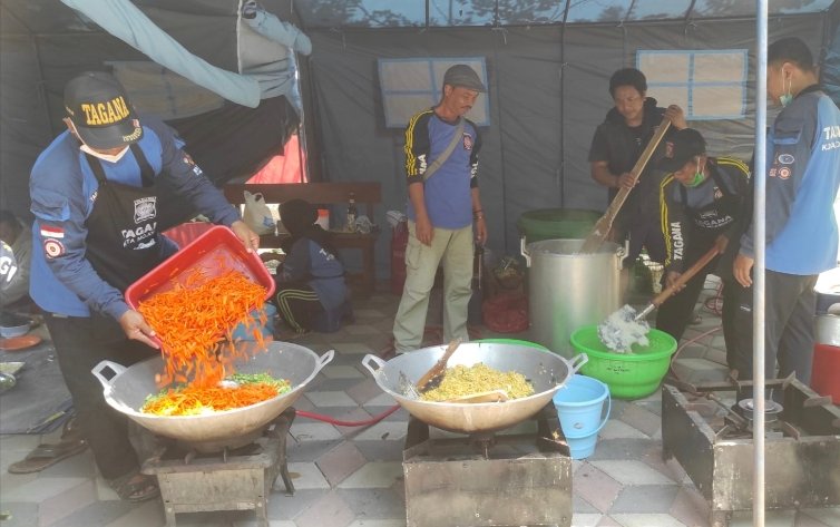 Tim Gabungan Pemkot Mojokerto Gerak Cepat Atasi Kebakaran TPA Randegan