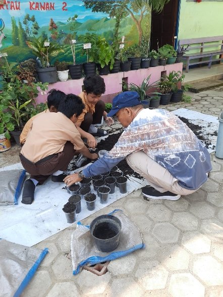 SDN Rantau Kanan 2 Tapin Ragam Edukasi Siswa Agar Perduli Lingkungan