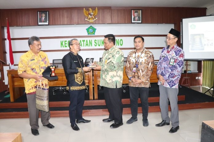 Pj.Bupati Tapin Ke Sidoarjo Jawa Timur Mengkaji Tiru Mini MPP Kecamatan Sukodono