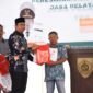 Bupati Gus Muhdlor Salurkan Bantuan Senilai Rp.1 Miliar untuk 3.599 KK di Sekitar TPA Jabon