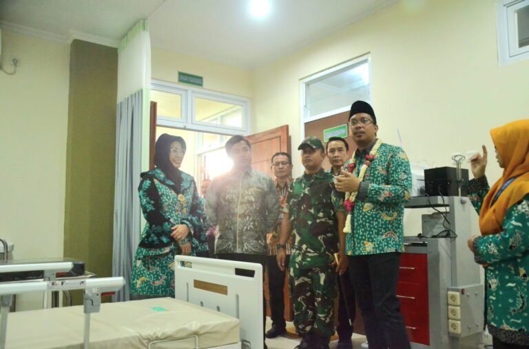 Gus Muhdlor Minta Pelayanan Kesehatan di Puskesmas Petugasnya Ramah