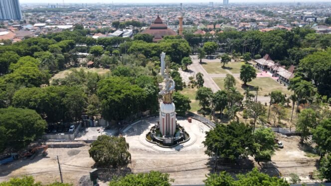 
					Gus Muhdlor Bangun Air Mancur dan Taman Bermain di Alun-alun Sidoarjo, Progres Revitalisasi Capai 58 Persen