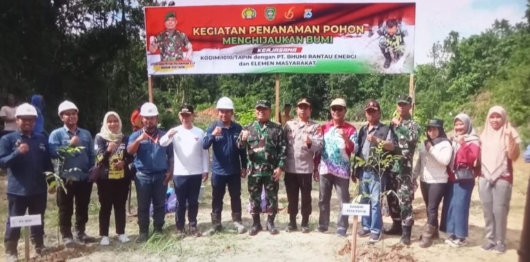 Kodim 1010 Tapin Tanam Pohon Serentak Bersama PT.BRE, Pelajar dan Masyarakat Piani