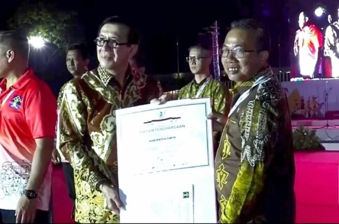 
					Tapin Raih Penghargaan Kedua Kabupaten Perduli HAM se Indonesia 