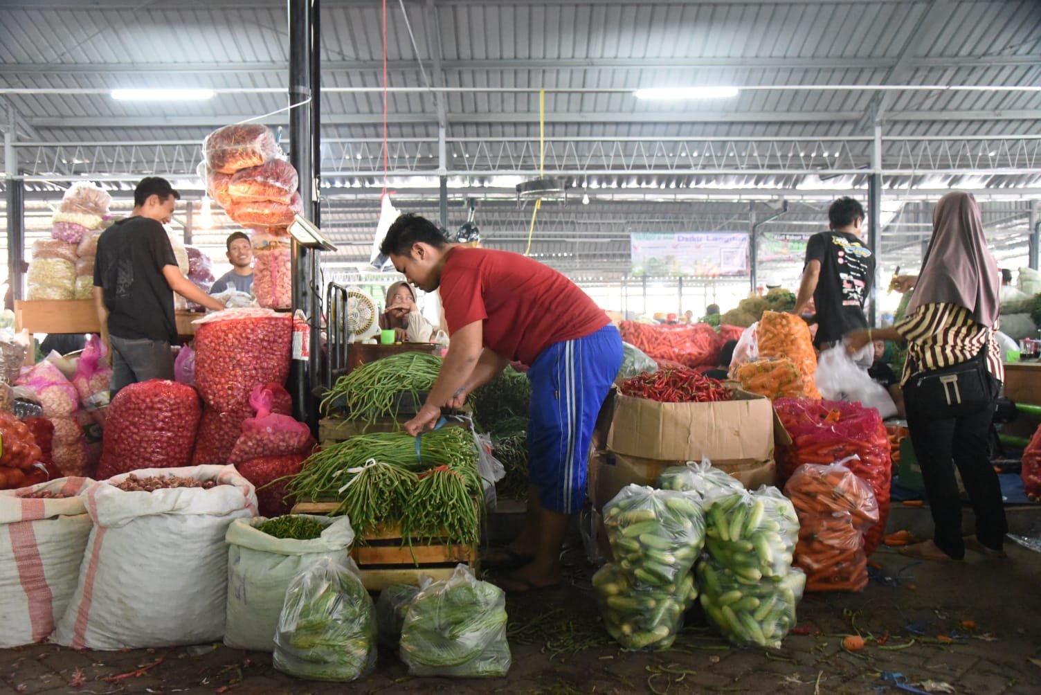Omzet Pedagang Meningkat, Gus Muhdlor Bakal Bangun Lagi Grosir Sayur Pasar Kedungrejo Waru