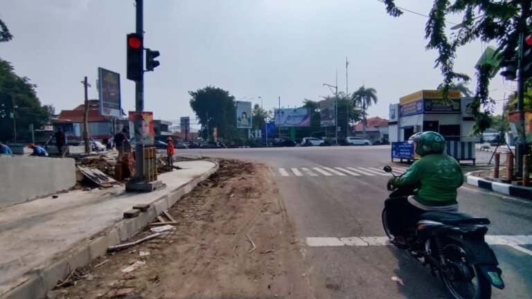 Ditata Gus Muhdlor, Wajah Alun-alun Sidoarjo Kini Tampak Estetik dan Bersih Tanpa Kabel
