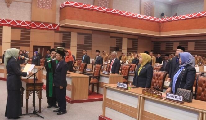 
					Ketua DPRD Kabupaten Mojokerto Pimpin Rapat Paripurna PAW Anggota PKS