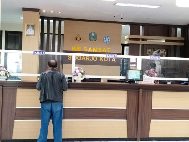 
					Calo Marak di Samsat Kota Sidoarjo, Diduga Terkesan Ada Pembiaran