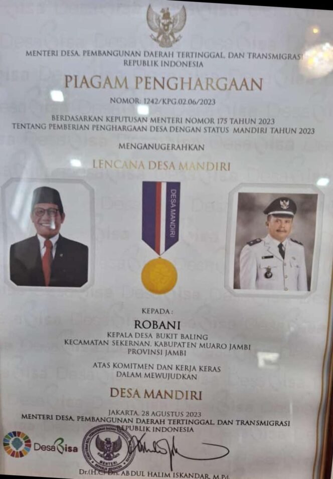 
					Robani Kepala Desa Bukit Baling Menerima Penghargaan Lencana Desa Mandiri Dari Kementerian Desa