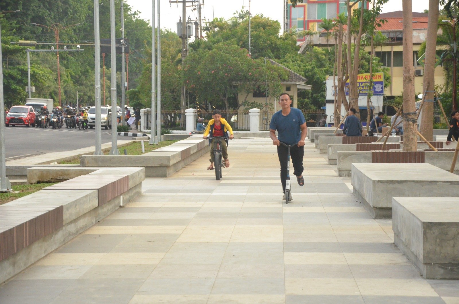 Alun-alun Sidoarjo dipasang CCTV dan Internet Gratis tanpa Password