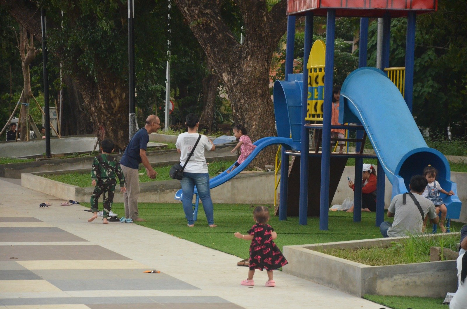 Alun-alun Sidoarjo dipasang CCTV dan Internet Gratis tanpa Password