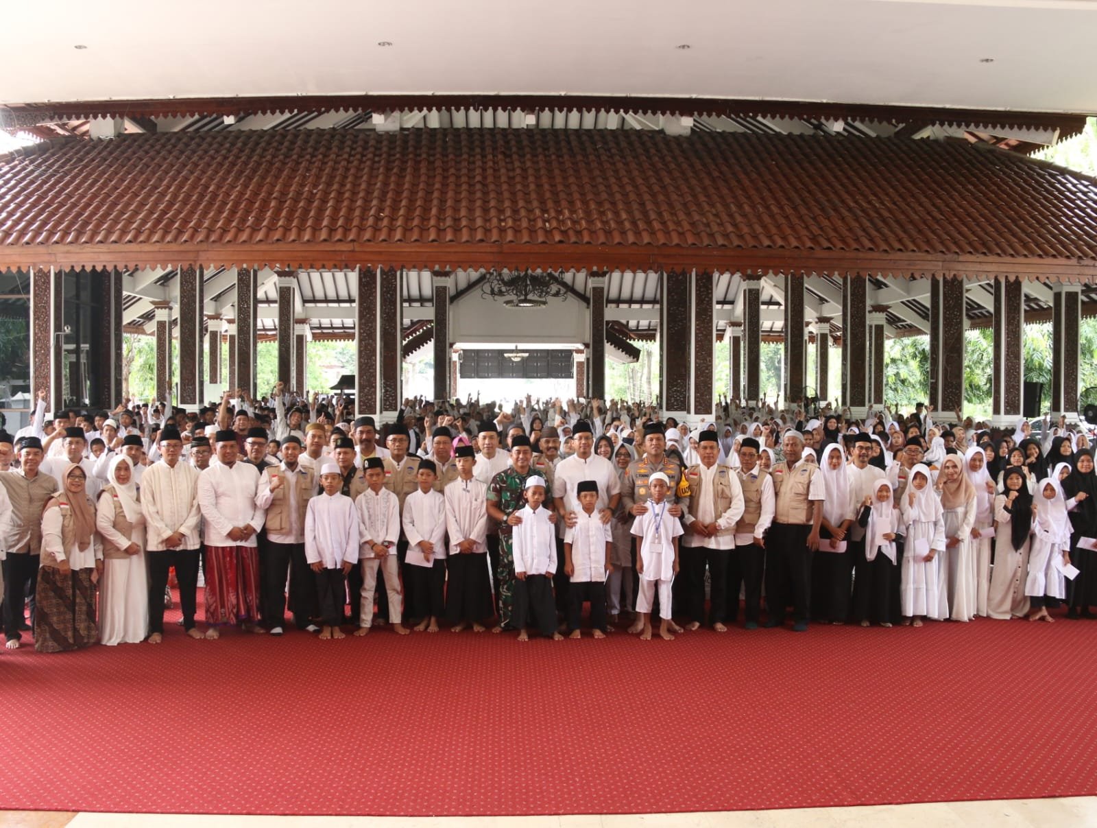 Bupati Gus Muhdlor Bersama Seribu Anak Yatim Piatu Doakan Kemakmuran dan Kesejahteraan Kabupaten Sidoarjo