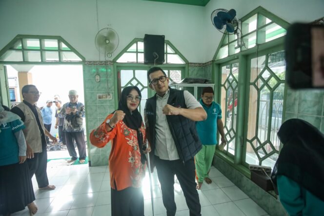 
					Wujud Moderasi Beragama, Pj. Wali Kota Mojokerto Ali Kuncoro Inisiasi Program Bersih-Bersih Rumah Ibadah