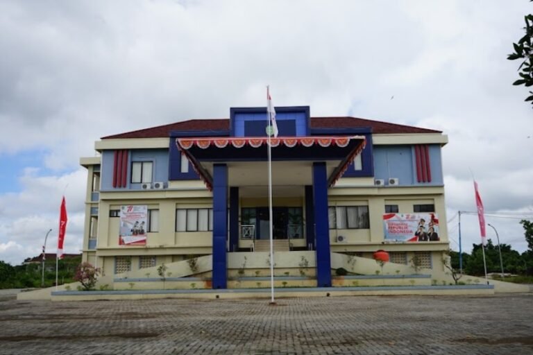 Busyet Kantor Diskominfo Tapin Bersih Banget dan Ada Smoking Areanya