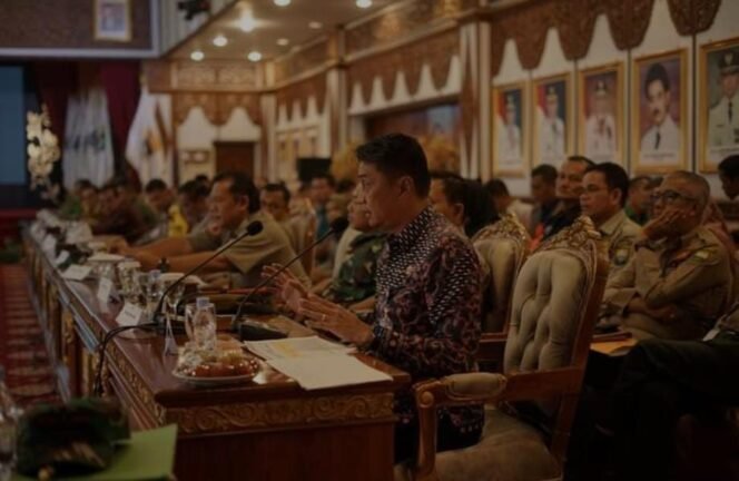 
					Pj Bupati Menghadiri Rapat Koordinasi Penanganan Darurat Bencana Banjir Dan Longsor