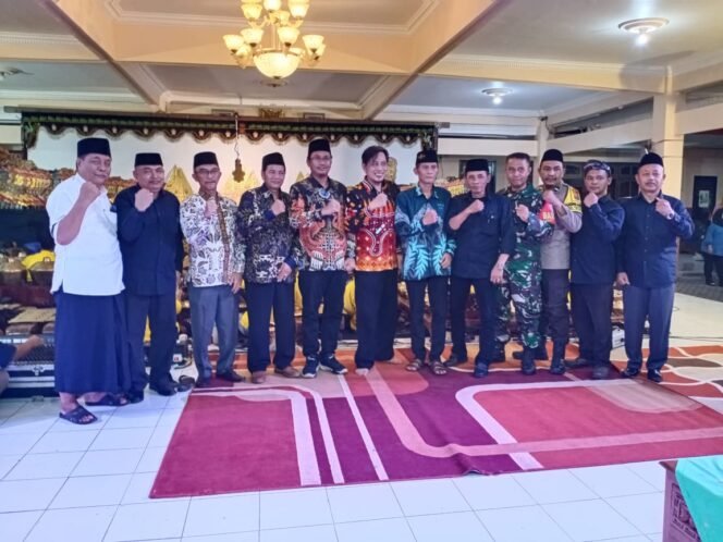 
					Ruwah Desa Sidokepung, Bupati Gus Muhdlor Minta Masyarakatnya Guyub Rukun