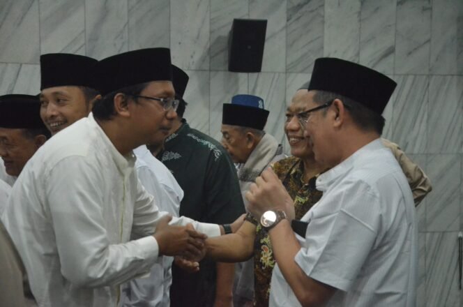 
					Gus Muhdlor: Sholat Subuh Berjamaah Untuk Keberkahan Sekaligus Syukuran Perubahan Nama RSUD Sidoarjo