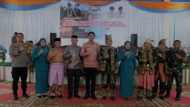 
					Ahmad Haikal Wakil Ketua DPRD Menghadiri Pengukuhan Adat Melayu Desa Nagasari Kecamatan Mestong