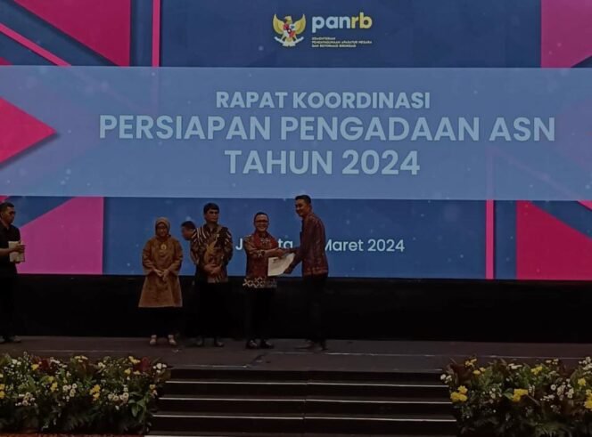 
					Pj Bupati Muaro jambi Bachyuni Usulkan 3000 Formasi ASN