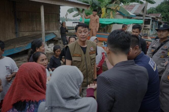 
					Pj Bupati Muaro Jambi Kunjungi Warga Desa Rukam yang Terdampak Banjir
