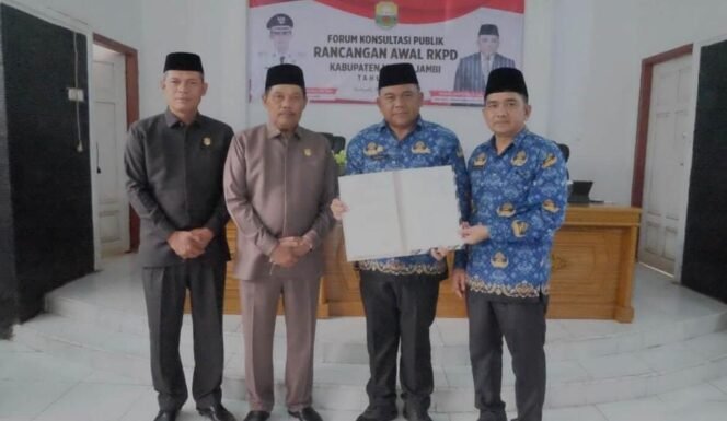 
					Sekda Muaro Jambi Buka Konsultasi Publik RKPD Rancangan Awal RKPD 2025