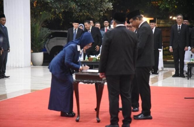 
					Congratulation’s: Bupati Gus Muhdlor Lantik Fenny Apridawati Sebagai Sekda Sidoarjo