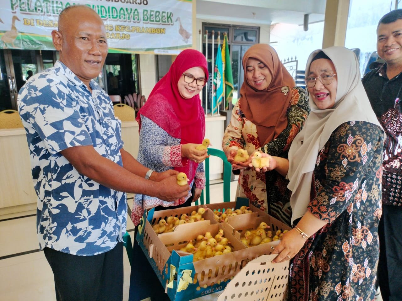 Pemkab Sidoarjo Latih Budidaya Bebek Pedaging dan Beri Anakan Bebek Pedaging Peking Gratis Kepada Gapoktan