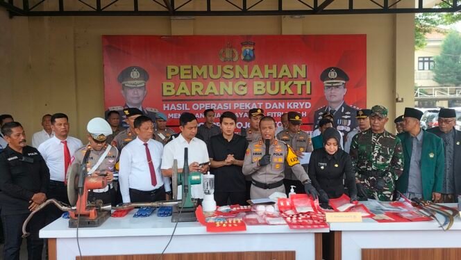 
					Hasil Operasi Pekat, Kapolres Tindak Tegas Tidak akan Berikan Ruang Untuk Tindak Kriminal
