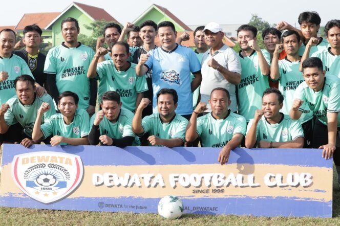 
					Resmikan PJU Lapangan Desa Wage, Plt. Bupati Sidoarjo Mengharap Hasilkan Atlet Berbakat