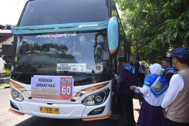 
					CJH Kloter 60, Kloter Perdana yang Berangkat dari Pendopo Kabupaten Sidoarjo