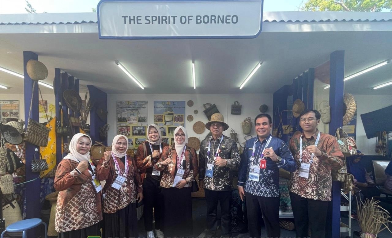 Pj Bupati Tapin Promosikan Produk Lokal Di Acara Pembukaan 10 Th World Water Forum Di Bali