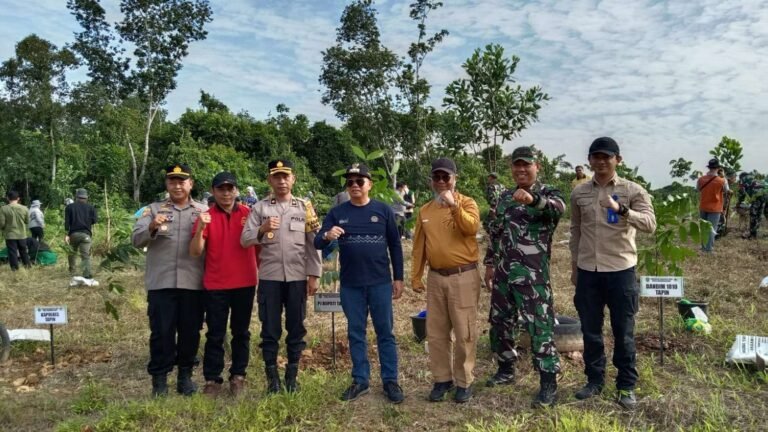 Penanaman Pohon Dalam Rangka Memperingati Hari Lingkungan Hidup Se Dunia